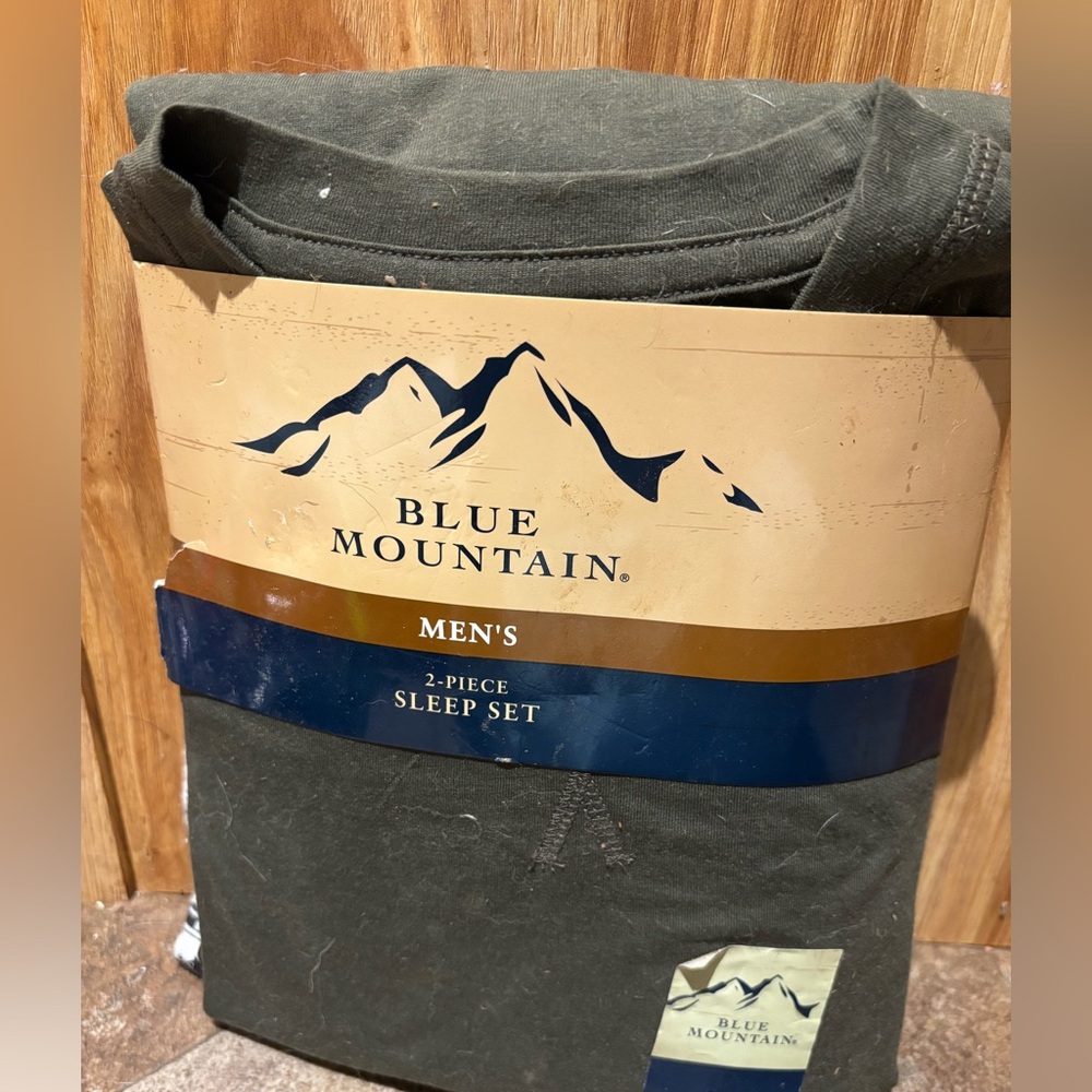 Blue Mountain men pajama set size medium-nwt